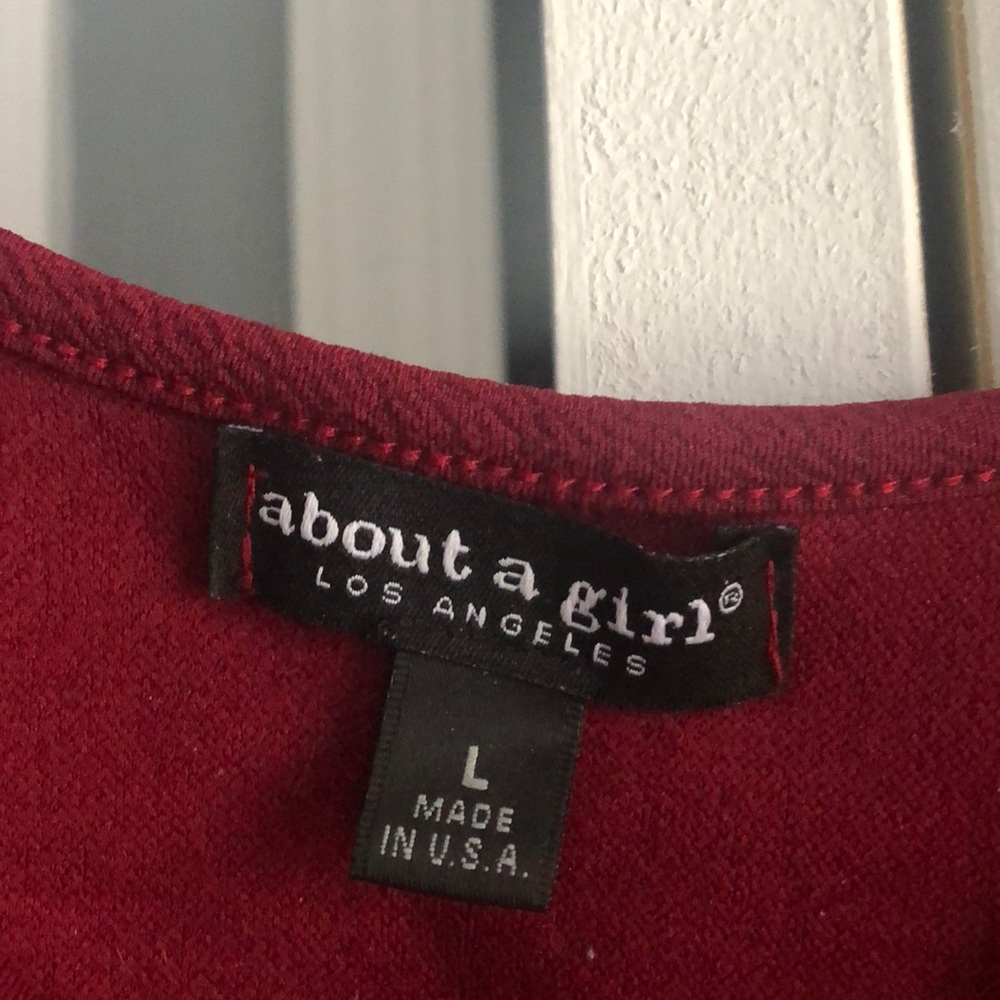 Red crop top - Picture 3 of 3